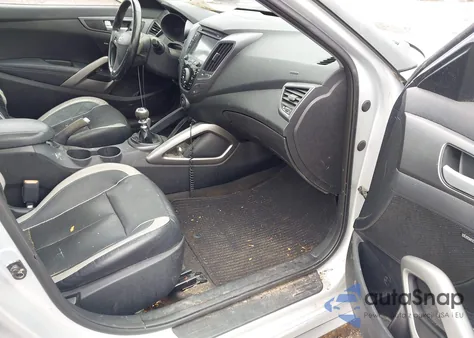 2015 Hyundai Veloster Turbo z USA, uszkodzony, nr VIN KMHTC6AE7FU236241